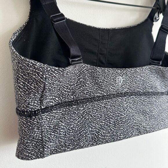 Women's Black and White Textured Bralette - Picture 3 of 9